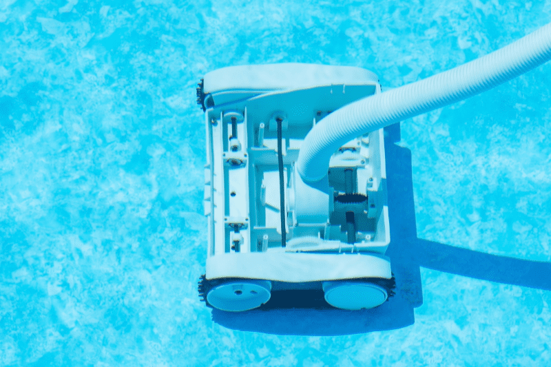 רובוט לבריכה - המדריך השלם להתאים לבריכה את הרובוט הכי מקצועי לבריכה הביתית